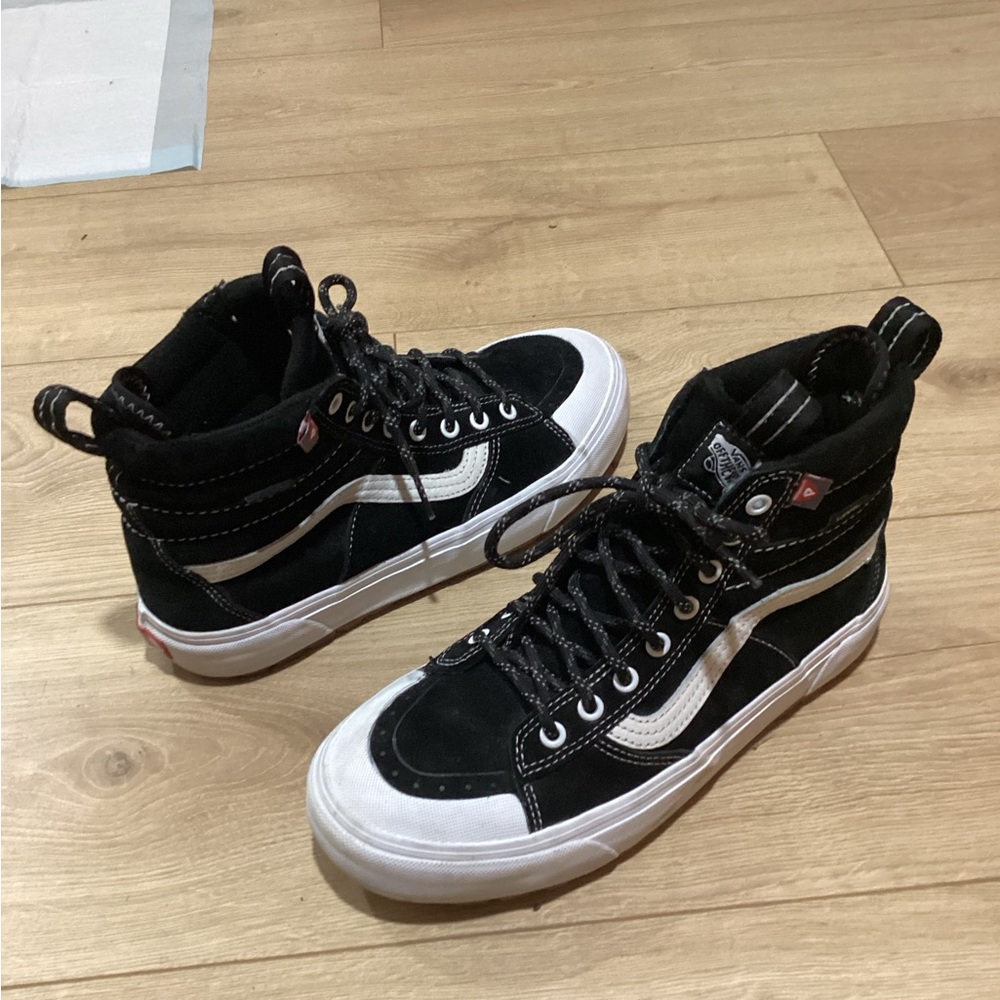Helly Hansen Black & White High-Top Sneakers